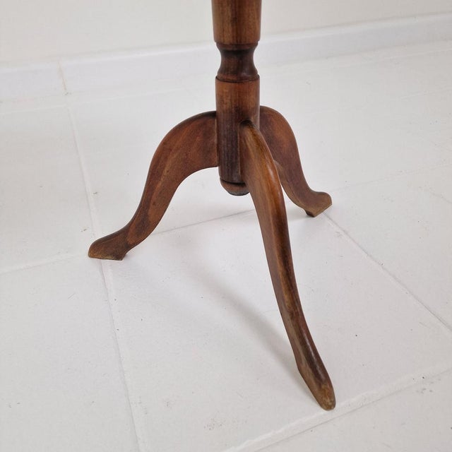 Georgian Revival English Mahogany Tripod Table, 1950s For Sale - Image 10 of 12