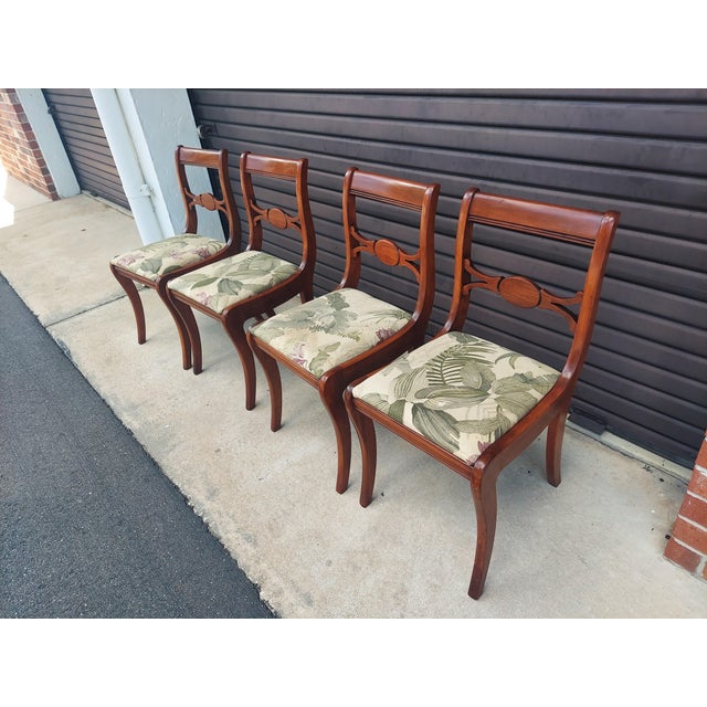 Set of 4 Vintage Phyfe Regency Style Bow Back Dining Chairs. For Sale - Image 4 of 5