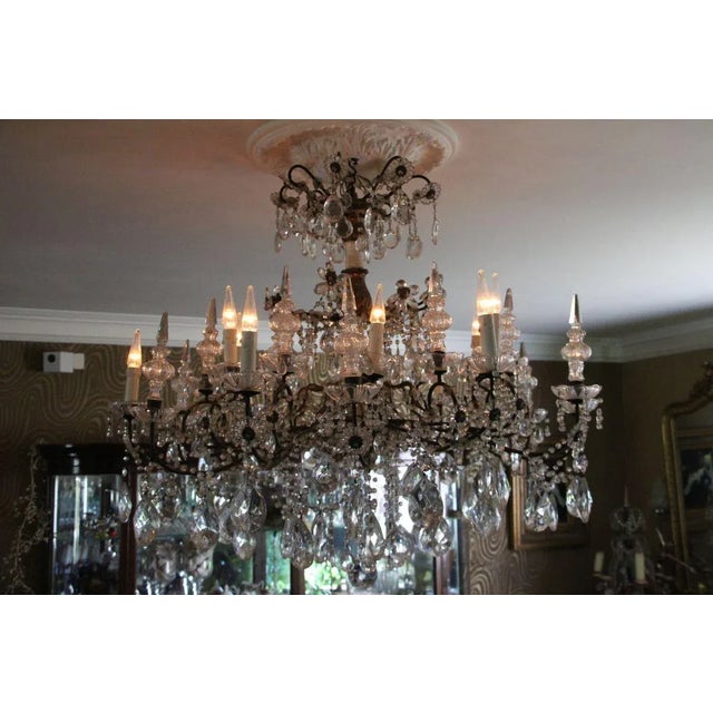 19th Century Italian Neoclassical Giltwood and Crystal Chandelier For Sale - Image 5 of 18