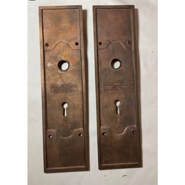 Share Pair Antique Ornate 1800's Bronze Escutcheon Door Knob Hardware Backplate Mount For Sale - Image 9 of 10