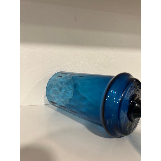 1960s Mid Century Modern Empoli Deep Teal Blue Optic Art Glass Vase With Pedestal - Italian Mouth Blown Empoli For Sale - Image 10 of 12