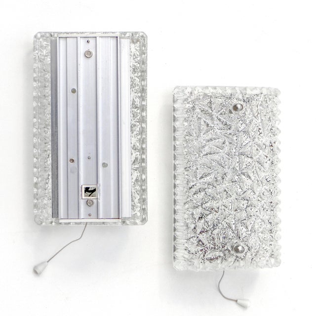 1970s German Structured Glass and Aluminum Wall Light Lamp by Hoffmeister, 1970s, Set of 2 For Sale - Image 5 of 8