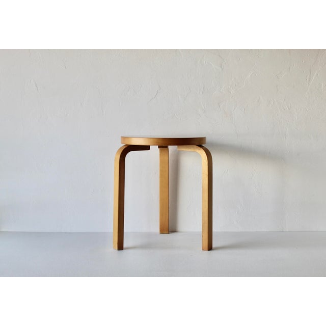 1990s Alvar Aalto 3 Legged Stool Model 60 in Birch White Top Artek For Sale In Miami - Image 6 of 13