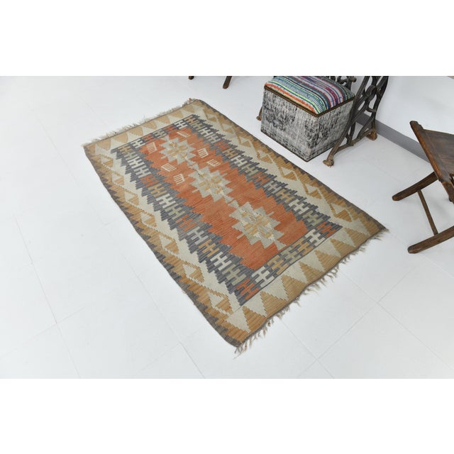 Vintage Kilim Rug in Wool For Sale - Image 13 of 13