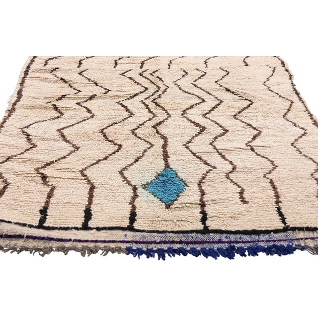 Berber Tribes of Morocco Vintage Azilal Moroccan Rug, 03'09 X 09'00 For Sale - Image 4 of 10