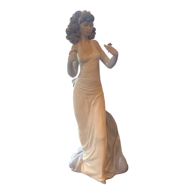 Lladro Female Figurine Wearing Floral Headband For Sale
