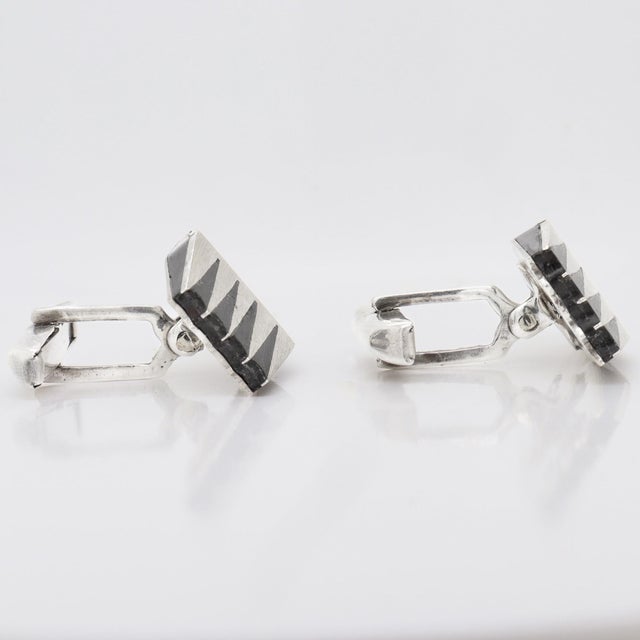 1970s Pair of Tono De Taxco Peidra Negra Sterling Silver & Onyx Modernist Cufflinks For Sale - Image 9 of 10