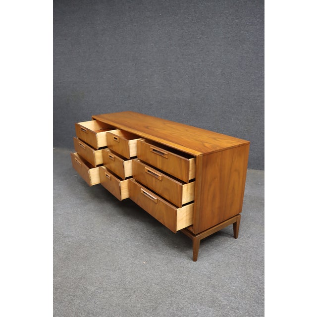 Brown Mid-Century Modern Walnut Dresser Attributed to United Furniture Co. For Sale - Image 8 of 11