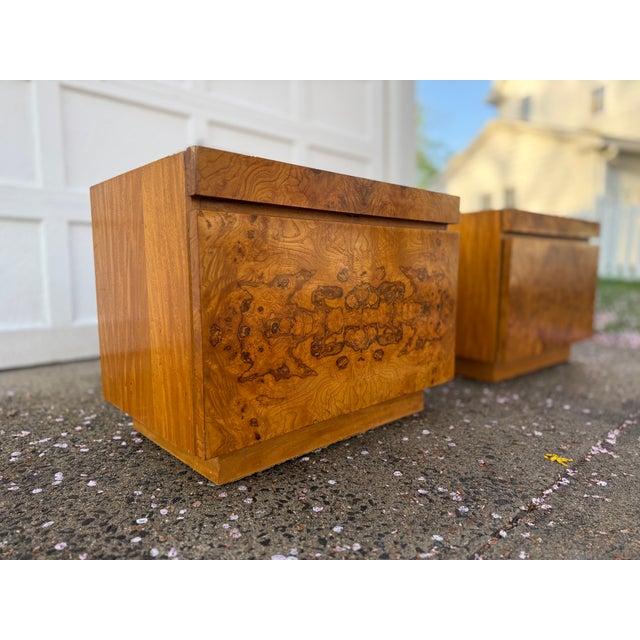 1970s Mid-Century Burl Wood Nightstands by Lane - A Pair For Sale In New York - Image 6 of 12
