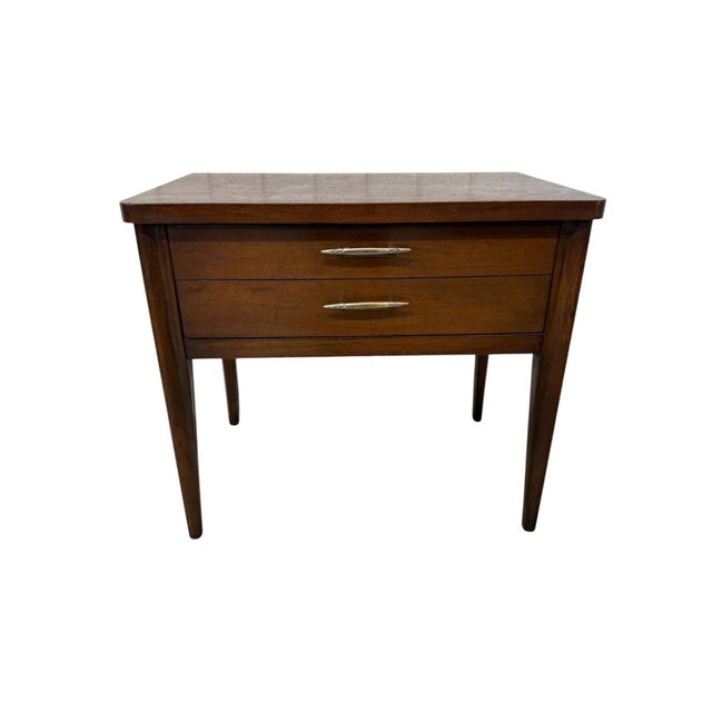 Wood Mid-Century Modern Broyhill Saga Walnut Nightstands - Set of 2 - Refinished! For Sale - Image 7 of 9