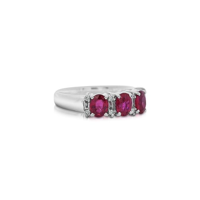 1.67 Carat Oval Cut Ruby and Diamond Three-Stone Band Ring Size 6.25 For Sale In Miami - Image 6 of 7