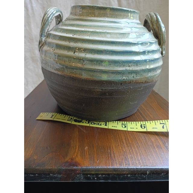 Ceramic Mid-Century Modern Ribbed Studio Pottery Drip-Glaze Double-Handled Urn Vase For Sale - Image 7 of 12