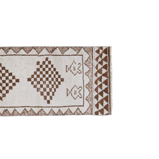Cream & Brown Vintage Herki Runner For Sale In Philadelphia - Image 6 of 12