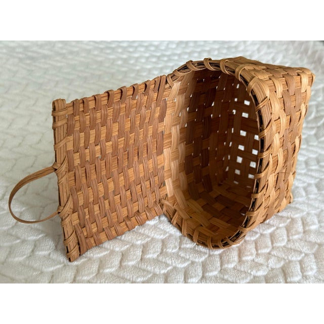 Vintage Beautiful Cherokee White Oak Wall Basket – Orig. Certification Tag by Renowned Alyne Driver For Sale - Image 9 of 15