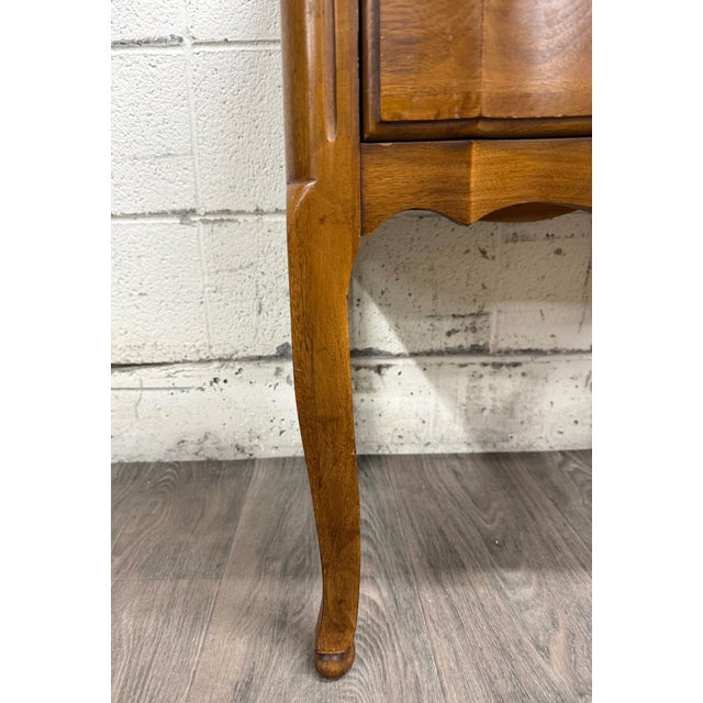 Vintage Davis Cabinet Company French Country Oak Nightstand Side Table For Sale - Image 10 of 11
