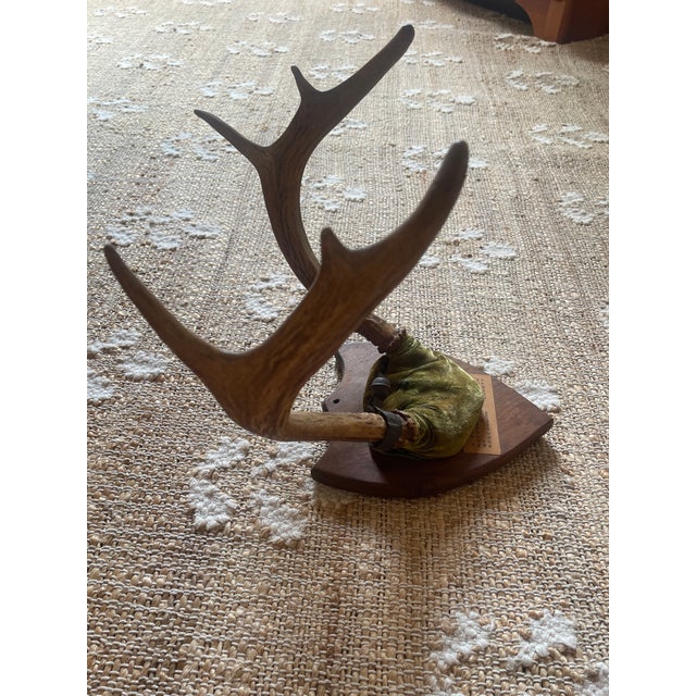 Rustic 1948 Wall Hanging Vintage Antler Wall Hanging Plaque Mount With Velvet For Sale - Image 3 of 11