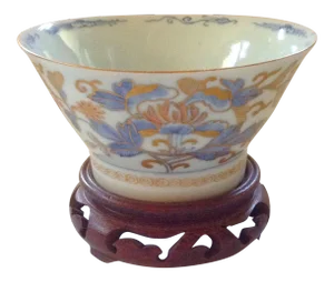 19th C. Chinese Export Bowl on Stand