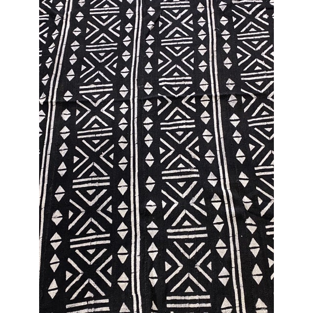 1980s Vintage African Black and White Mud Cloth Textile Mali 60" by 45" For Sale - Image 5 of 5