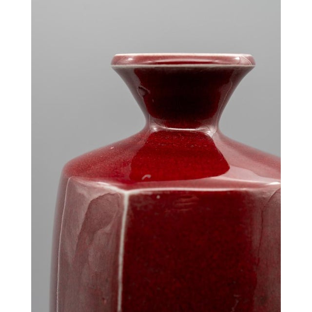 Cinnabar Red Shigaraki Bottle Vase Atsushi Yuba, Japan, 1980s For Sale - Image 11 of 14