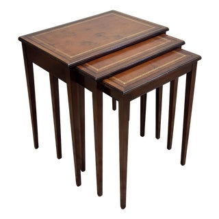 Vintage Heritage-Henredon Leather and Mahogany Nesting Tables, Set of 3 For Sale