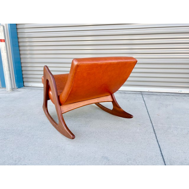 Mid Century Walnut and Leather Rocking Chair Attributed to Adrian Pearsall For Sale - Image 10 of 12