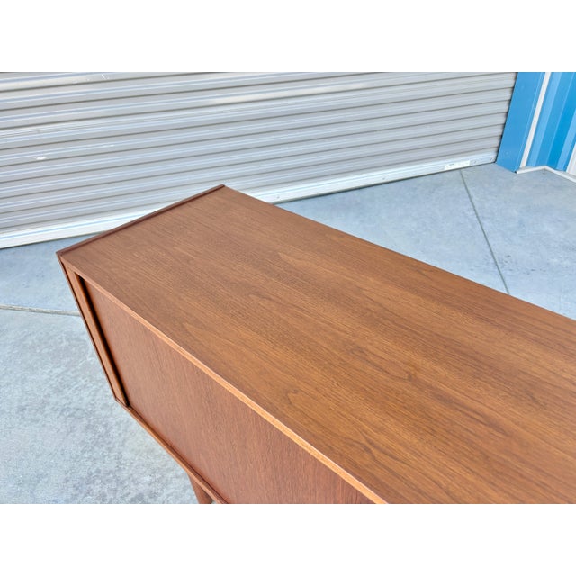 1970s Mid-Century Modern Walnut Tambour Door Credenza / Media Console For Sale - Image 11 of 12