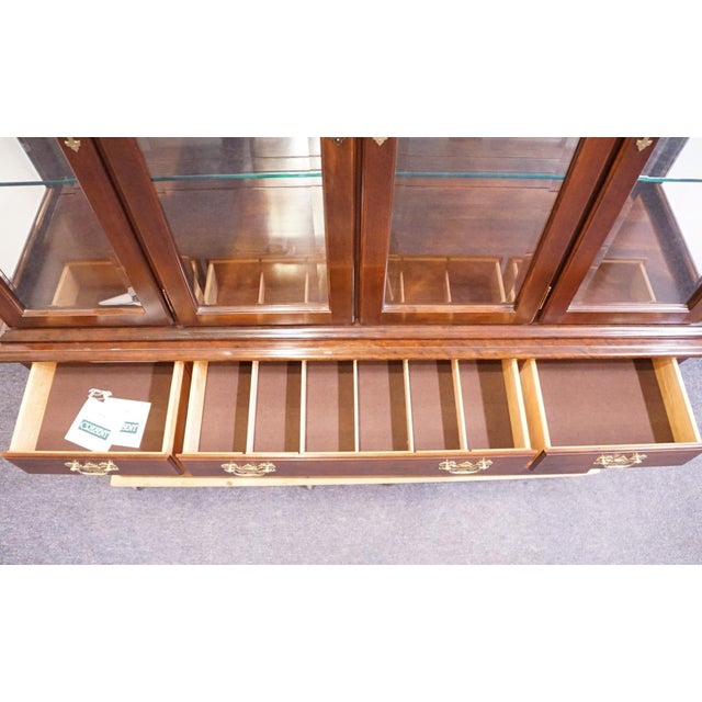 Cresent Furniture Solid Cherry Traditional Style 75" Buffet W. Lighted Display Pediment China Cabinet 8252 8272 For Sale - Image 10 of 18