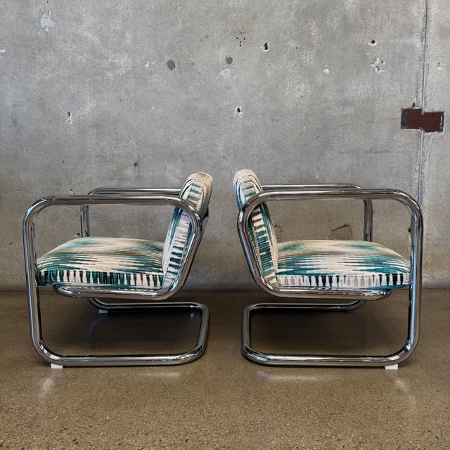Mid-Century Modern 1970s Vintage Chrome Tubular Cantilever Lounge Chairs Attributed to Kinetics - Pair For Sale - Image 3 of 12