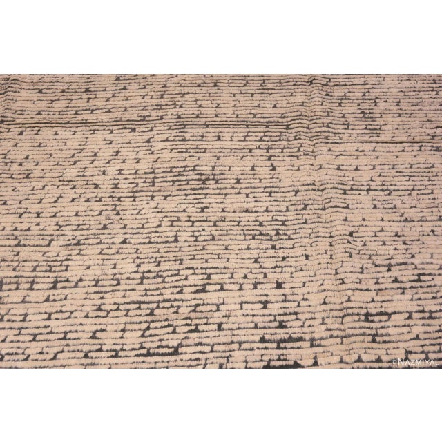 Nazmiyal Collection Speckled Modern Area Rug For Sale - Image 4 of 7