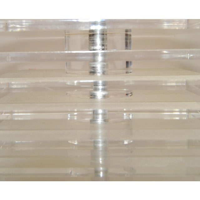 1970s Mid-Century Modern American Stacked Skyscraper Lucite Table Lamp For Sale - Image 12 of 12