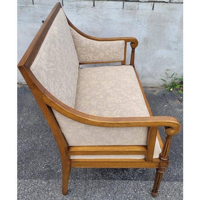 Wood 1940s English Maple Loveseat Settee With New Upholstery For Sale - Image 7 of 12