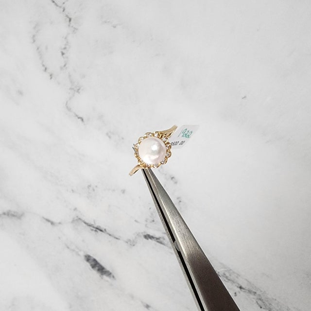 6MM Freshwater Pearl Diamond Halo Ring 14k Yellow Gold, Size 5 For Sale - Image 4 of 4