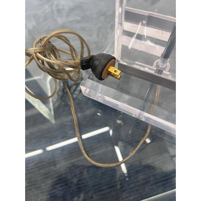 Mid-Century Modern Vintage 1970s Herb Ritts for Astrolite Geometric Lucite Lamp For Sale - Image 3 of 8