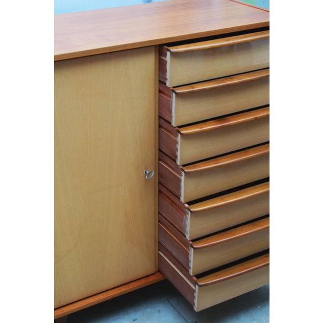 Beige Vintage Two-Tone Chest of Drawers in Walnut, 1955 For Sale - Image 8 of 13
