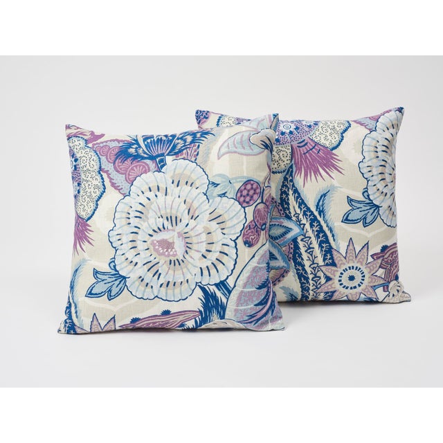 This pillow features Zanzibar Linen Print with a knife edge finish. A swirling pattern-within-pattern design of exotic...