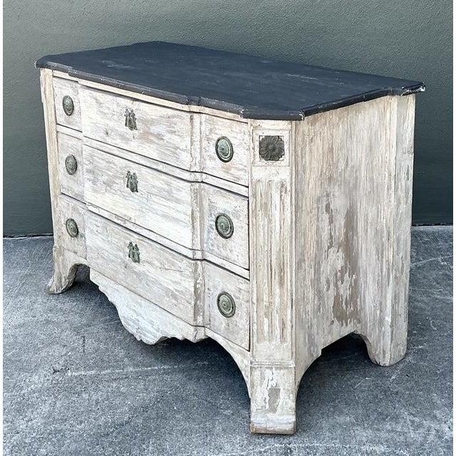 This exceptional vintage chest of drawers captures the understated elegance of Gustavian design, a style renowned for its...