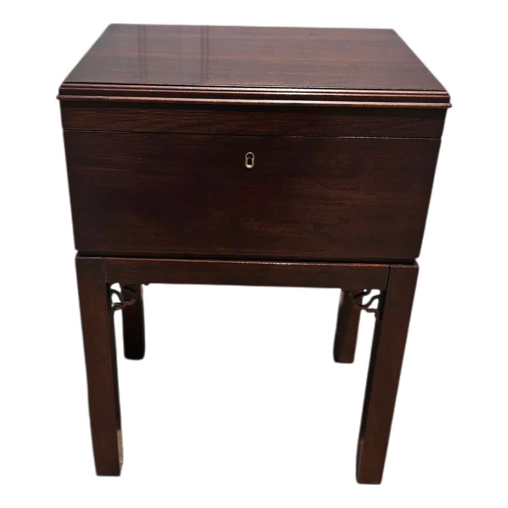 1990s Ethan Allen Georgian Court End Table Campaign Chest Locking