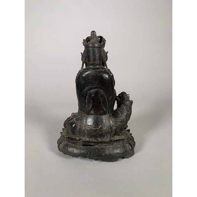 Sculpture of a Guanyin Bodhisattva, Ming Dynasty (1368-1644), China, 15th-16th Century For Sale - Image 6 of 11