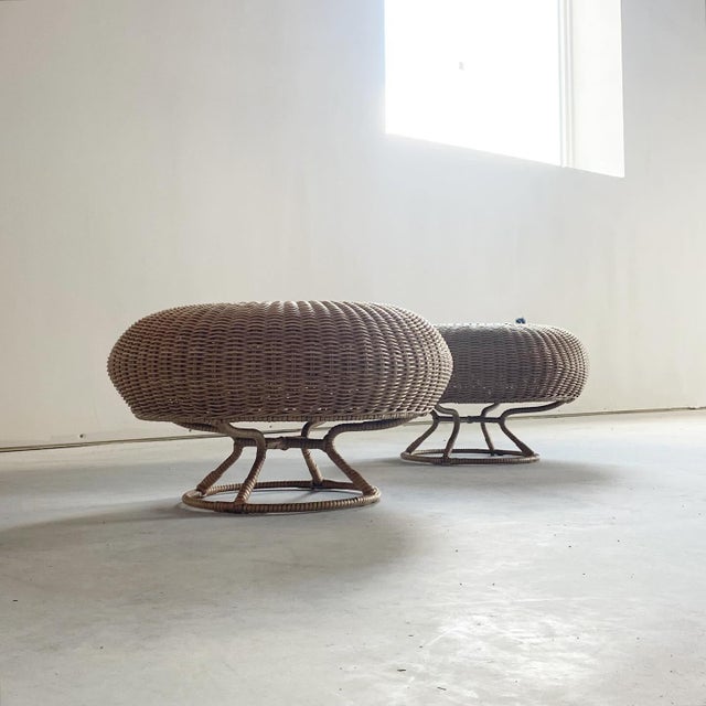Contemporary Isamu Kenmochi for Yamakawa Rattan Stools, a Pair For Sale - Image 3 of 17