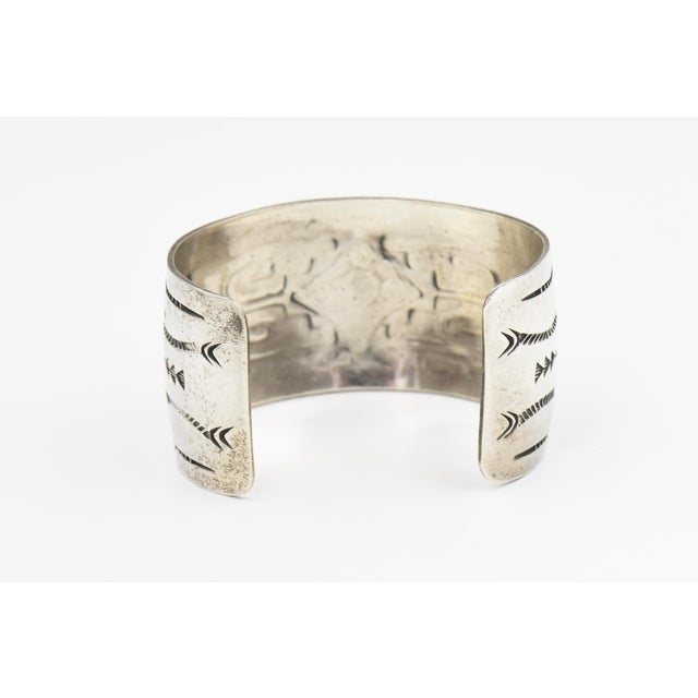 Rustic Late 20th Century Gibson Gene Navajo Sterling Silver Turquoise Inlay Cuff Bracelet For Sale - Image 3 of 9