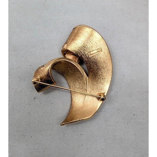 Gold Vintage Signed Crown Trifari Goldtone Woven Ribbon Brooch, 1962 For Sale - Image 8 of 8