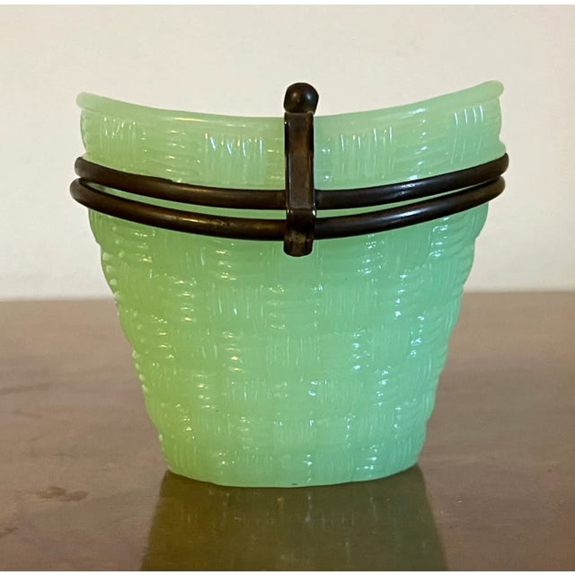 French Antique 19th Century French Green Opaline Glass Trinket Box in the Form of a Small Basketweave Hat Box For Sale - Image 3 of 12