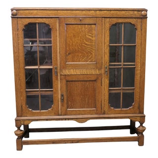 Arts and Crafts Golden Oak Display Cabinet, 1900s For Sale