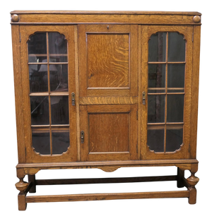 Arts and Crafts Golden Oak Display Cabinet, 1900s