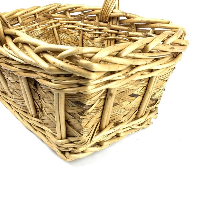 Tan Vintage English Reed and Wicker Market Basket For Sale - Image 8 of 13