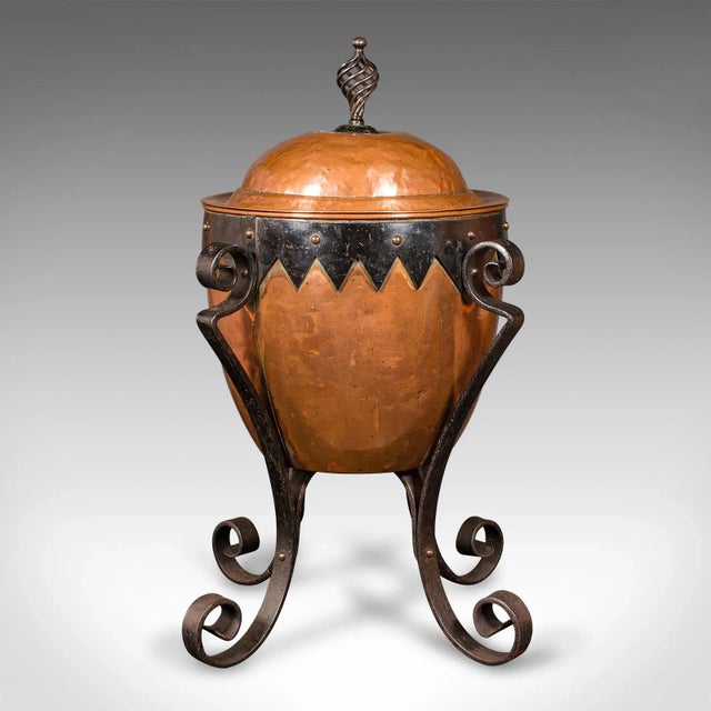 Late 19th Century 1890s Victorian Antique Arts and Crafts Fireside Bin, English, Copper, Log, Coal For Sale - Image 5 of 12