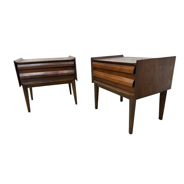 Mid-Century Modern Mid-Century Modern Lane 1st Edition Walnut Nightstands - Set of 2 For Sale - Image 3 of 9
