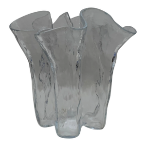 Vintage Eva Muurla of Finland Ruffled 8” Handkerchief Glass Vase., Circa 1960s.