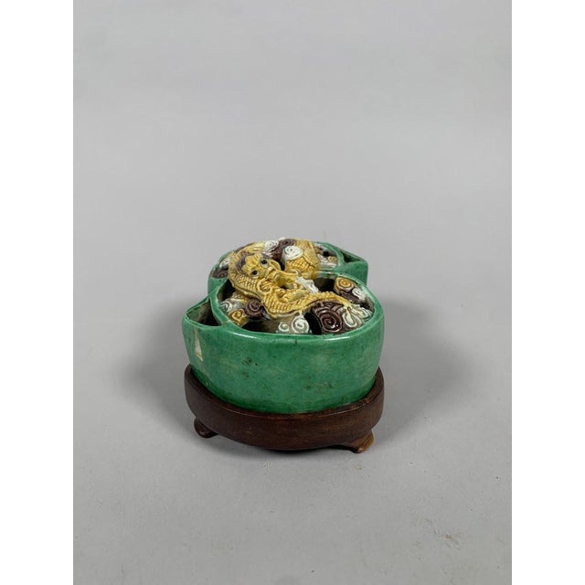 18th Century CHINA, 18TH CENTURY, KANGXI PERIOD (1661-1722) China Sancai glazed biscuit For Sale - Image 5 of 8