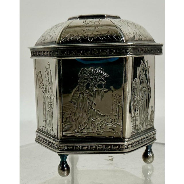 Metal 1986 Vintage Sterling Silver 17th Century Style Dutch Marriage Box Replica by Metropolitan Museum of Art For Sale - Image 7 of 12